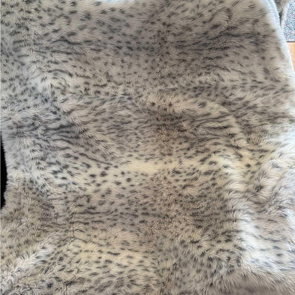 Pottery Barn Teen Faux Fur Throw in Gray and White